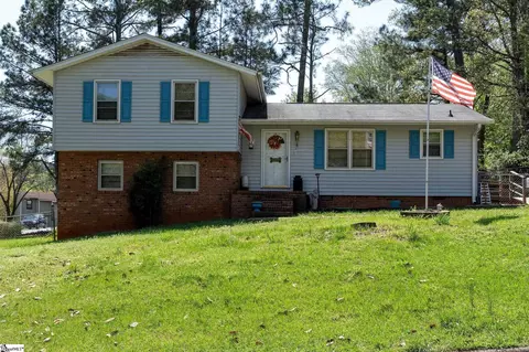 407 Rotterdam Rd, Easley, SC 29640