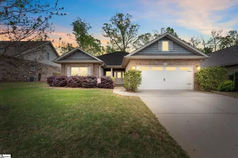 113 Ducktrap Ct, Simpsonville, SC 29681