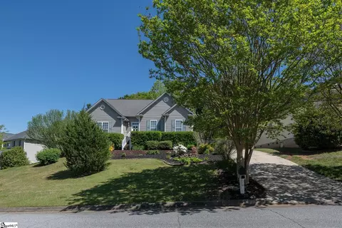 38 River Park Ln, Taylors, SC 29687
