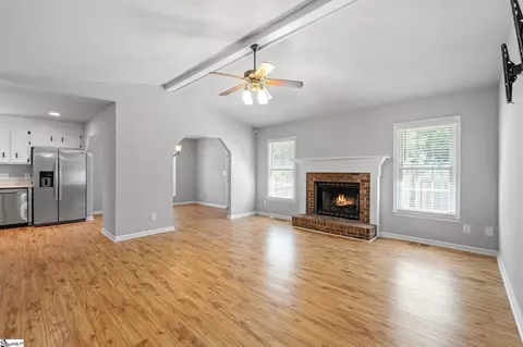 251 Celestial Dr, Greer, SC 29651 photo 4