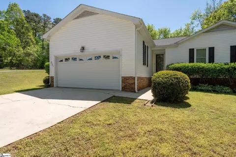 251 Celestial Dr, Greer, SC 29651 photo 2