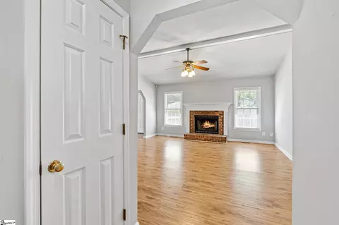 251 Celestial Dr, Greer, SC 29651 photo 3