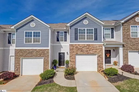 42 Moorlyn Ln, Greer, SC 29650