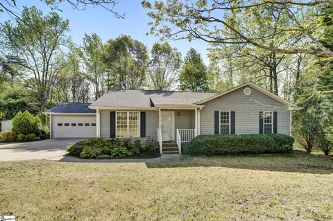 204 Eastwood Dr, Taylors, SC 29687