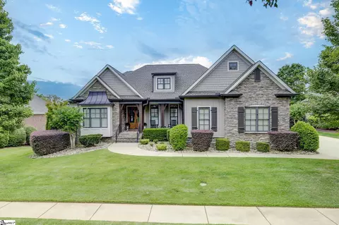 5 London Ct, Greer, SC 29650