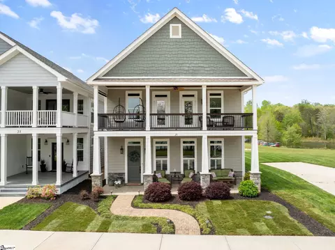 25 Waterside Ln, Taylors, SC 29687