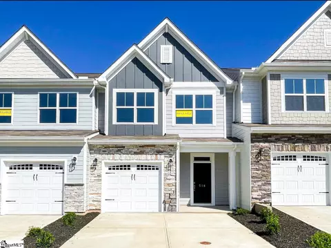 518 Pennystone Ln, Simpsonville, SC 29681