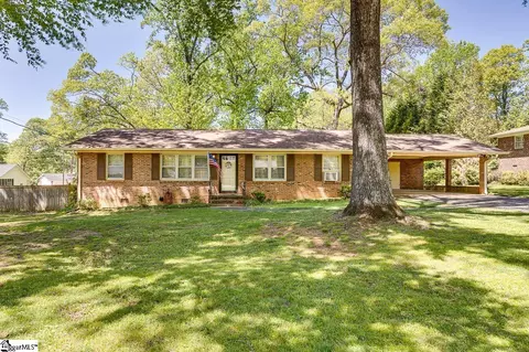 10 Whitman Dr, Taylors, SC 29687