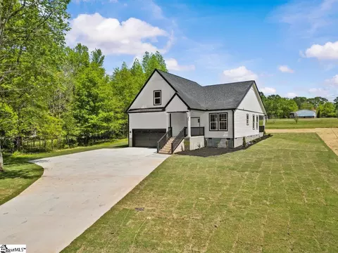 497 Chapel Rd, Greer, SC 29651 photo 2