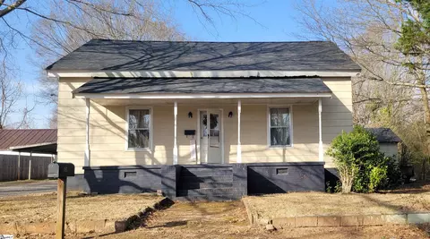 16 Lander St, Williamston, SC 29697