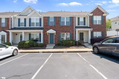 205 Spring Crossing Cir, Greer, SC 29650
