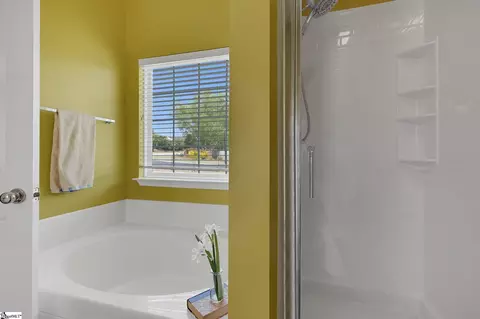 Bath - 2 Cotter Ln, Greer, SC 29650 photo 2 of 5