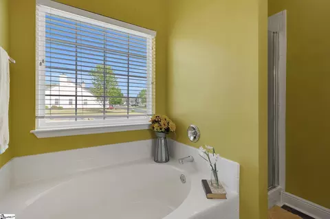 Bath - 2 Cotter Ln, Greer, SC 29650 photo 3 of 5