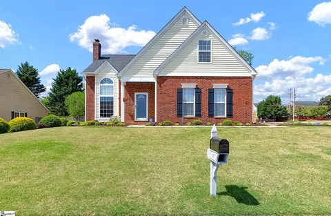 2 Cotter Ln, Greer, SC 29650