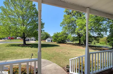 607 S Mountain View Rd, Greer, SC 29651 photo 4