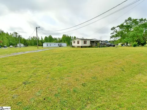 771 Currys Lake Rd, Gray Court, SC 29645