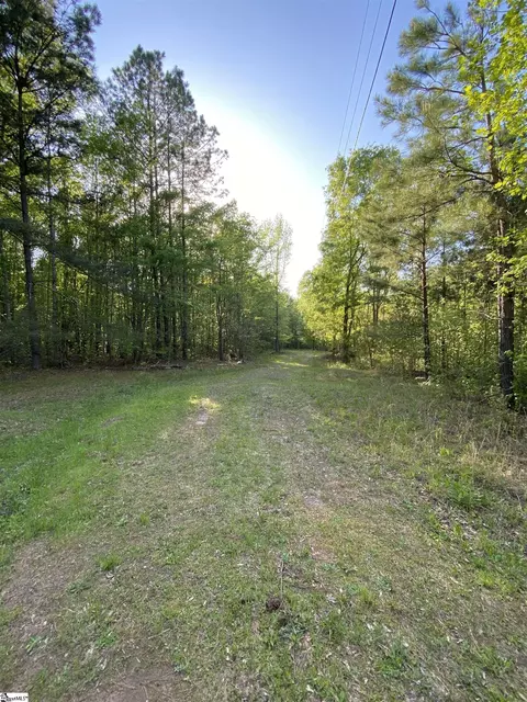 884 Martin Rd, Starr, SC 29684 photo 3