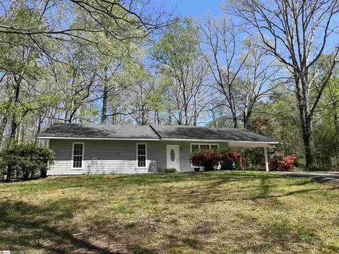 11 Virginia Ave, Travelers Rest, SC 29690