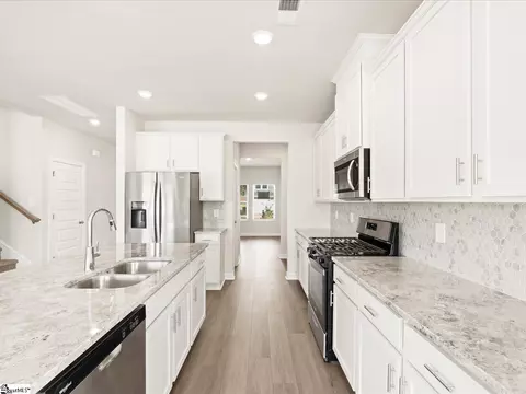 226 Maxwell Dr, Easley, SC 29642 photo 9