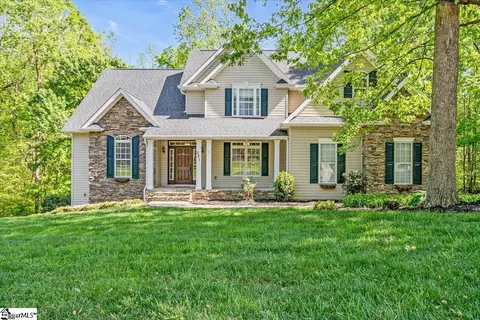 221 Byars St, Greer, SC 29651