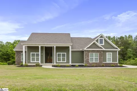 601 S Acorn Way, Seneca, SC 29672