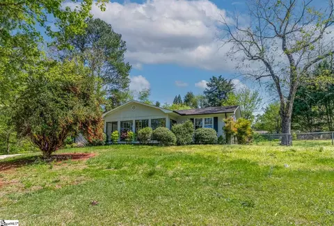 325 Wall St, Campobello, SC 29322