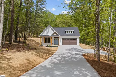812 Oak Grove Rd, Landrum, SC 29356