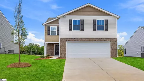 1915 Gracie Dr, Woodruff, SC 29388