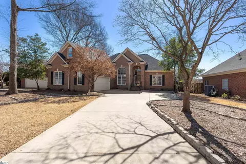 110 Clairewood Ct, Greenville, SC 29615