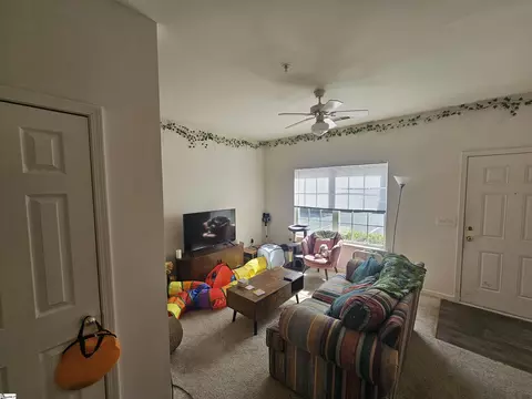 116 Campus Dr, Central, SC 29630 photo 4