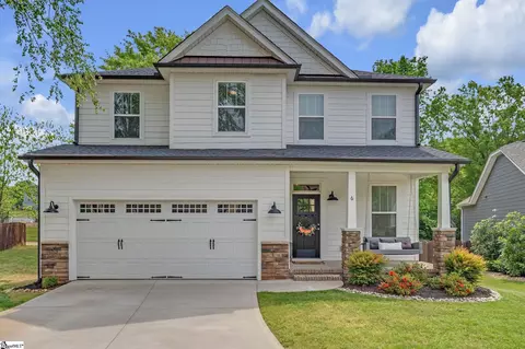 6 Verona Cir, Simpsonville, SC 29681