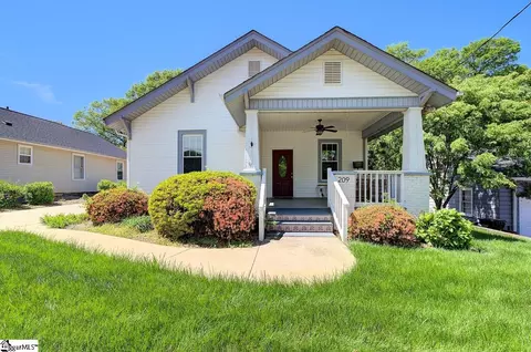 209 Pine St, Greer, SC 29650
