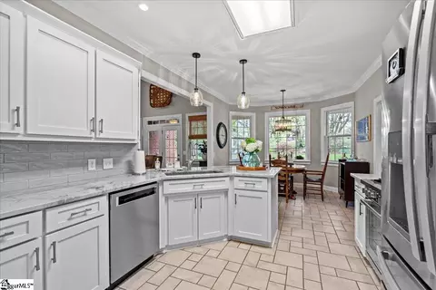 102 Red Maple Cir, Easley, SC 29642 photo 6
