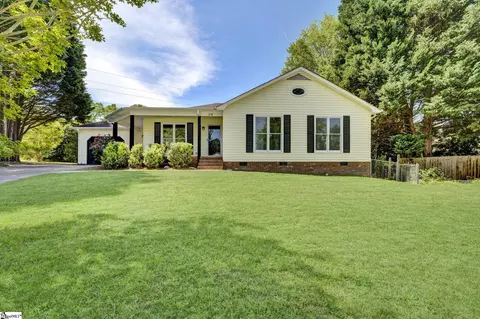 218 Spring View Ln, Taylors, SC 29687