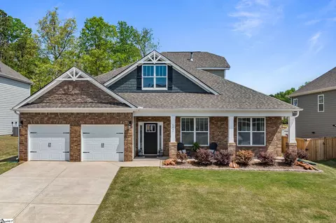 6047 Thicket Ln, Boiling Springs, SC 29316