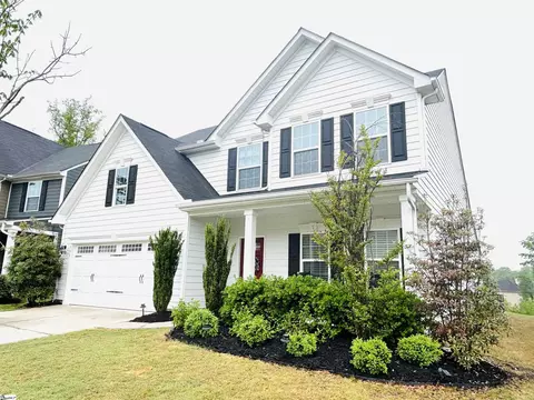 135 Fawn Hill Dr, Simpsonville, SC 29681