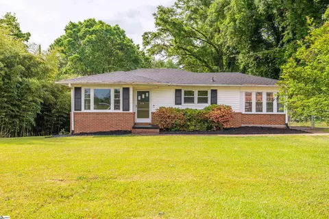 210 Syphrit Rd, Wellford, SC 29385