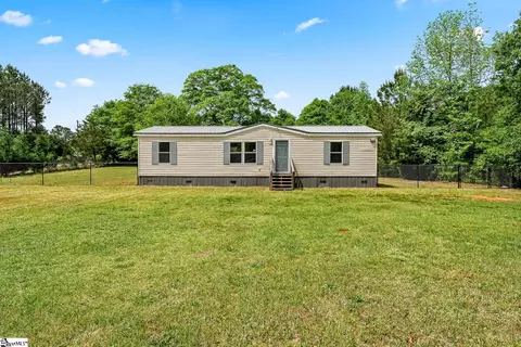 105 Fant Rd, Belton, SC 29627