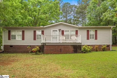 208 Leverette Ln, Starr, SC 29684