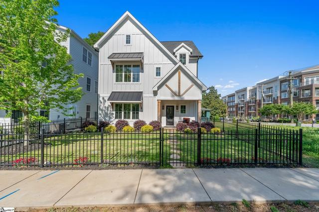 14 Perry Ave, Greenville, SC 29601