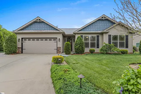 268 Finley Hill Ct, Simpsonville, SC 29681