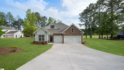 209 Oakmonte Cir, Greenwood, SC 29649