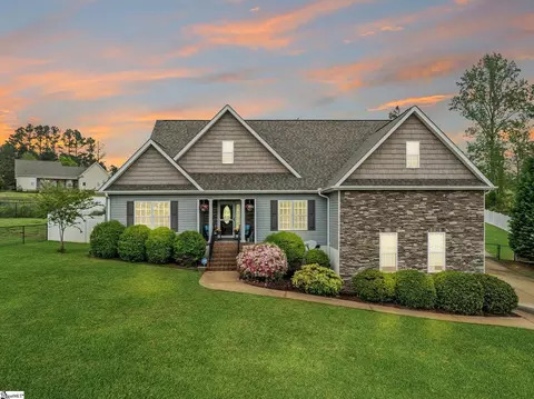 9 Anastasia Ct, Easley, SC 29642