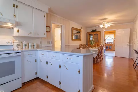Kitchen - 111 Central Ave, Honea Path, SC 29654 photo 2 of 4