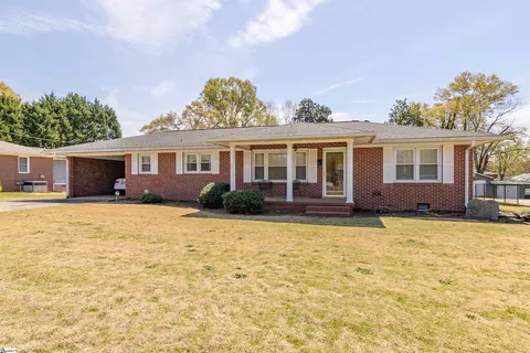 Exterior - 111 Central Ave, Honea Path, SC 29654 photo 2 of 8