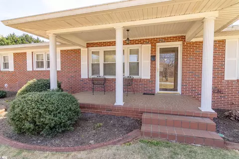 Exterior - 111 Central Ave, Honea Path, SC 29654 photo 3 of 8