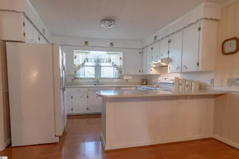 Kitchen - 111 Central Ave, Honea Path, SC 29654 photo 4 of 4