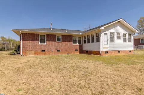 Exterior - 111 Central Ave, Honea Path, SC 29654 photo 6 of 8