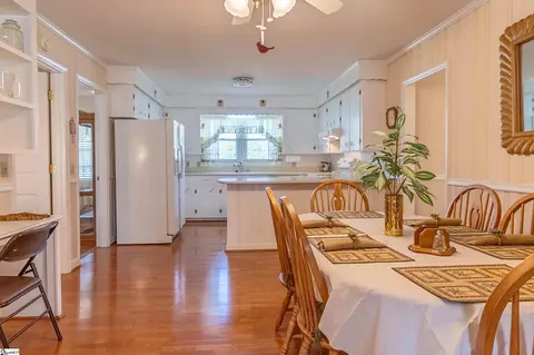 Dining - 111 Central Ave, Honea Path, SC 29654 photo 3 of 3