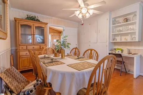Dining - 111 Central Ave, Honea Path, SC 29654 photo 2 of 3